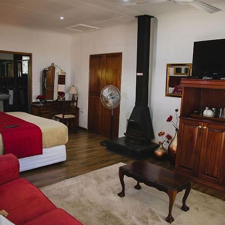Lydenburg Manor Guest House Экстерьер фото